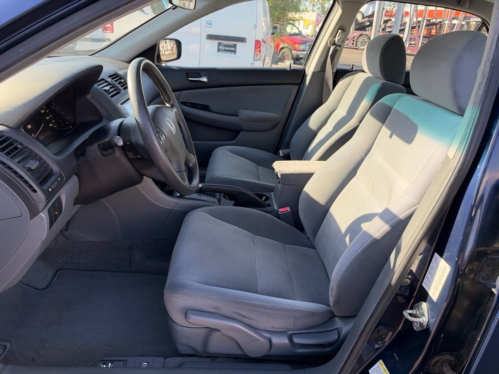 Used 2006 Blue Honda SE image 8