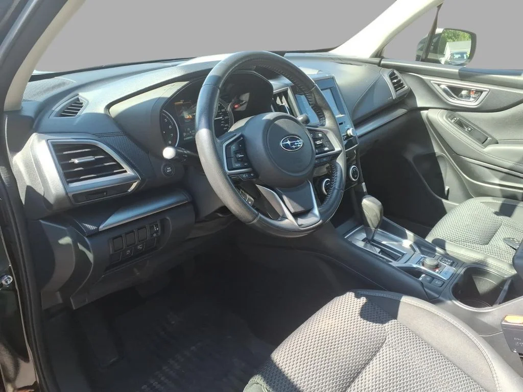 Used 2019 Black Subaru Premium image 19
