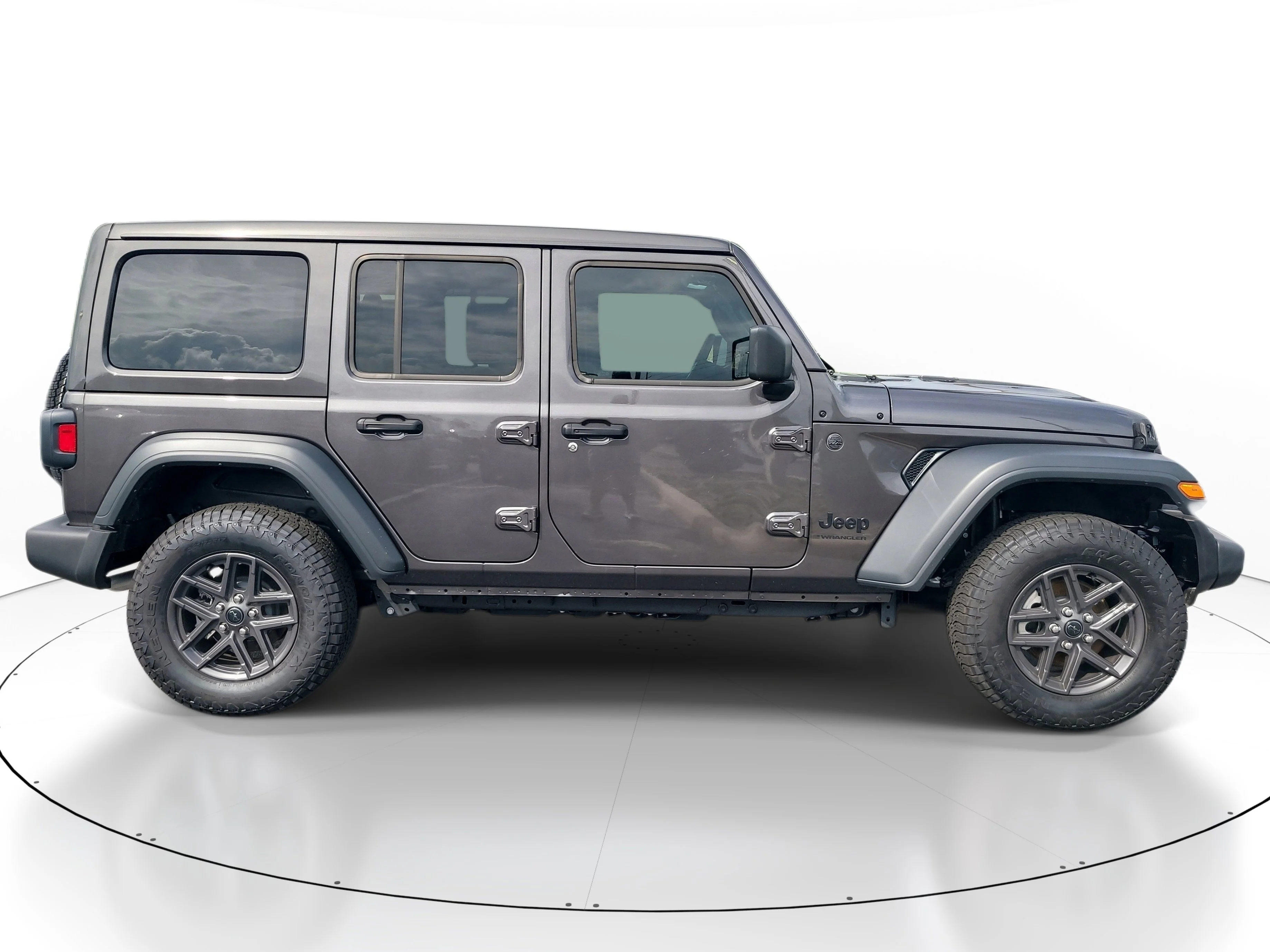 New 2026 Granite Crystal Metallic Clearcoat Jeep Sport S image 5