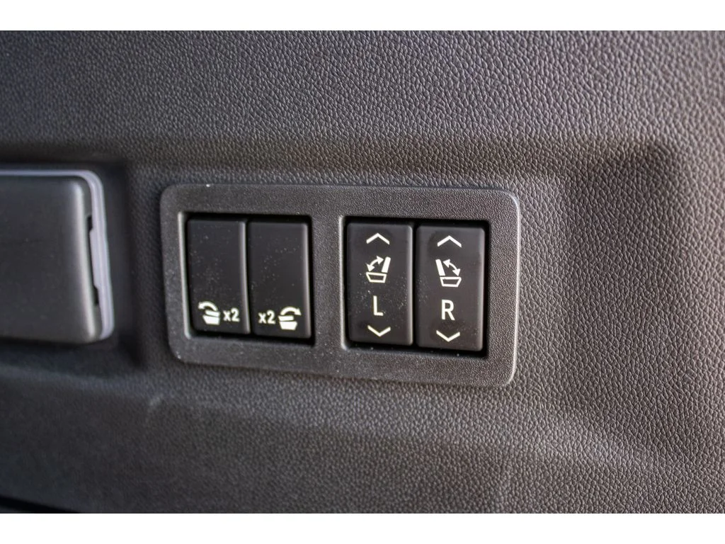 2026 GMC Yukon Denali - Photo 12