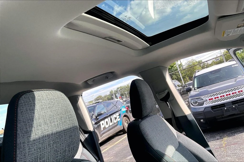 Used 2024 Silver Ford XLT image 21