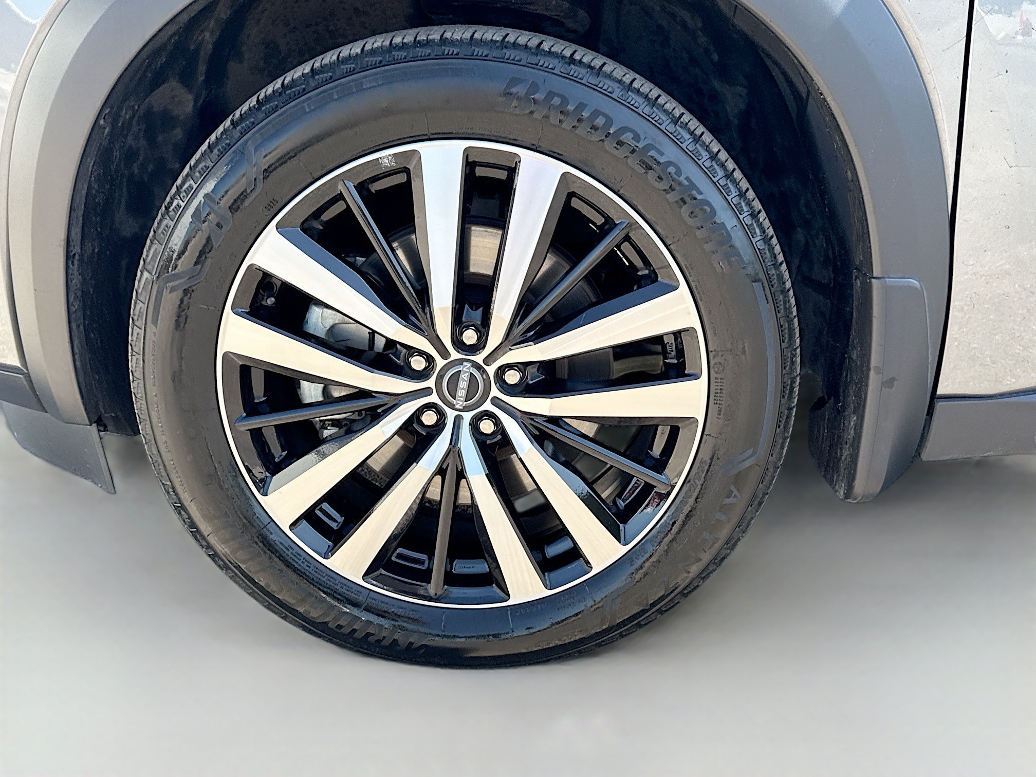 Used 2025 Gun Metallic Nissan Platinum image 44