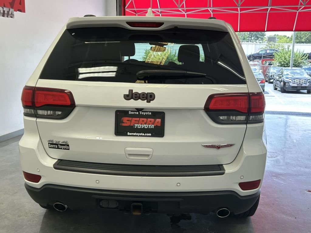 Used 2018 White Jeep Trailhawk image 4