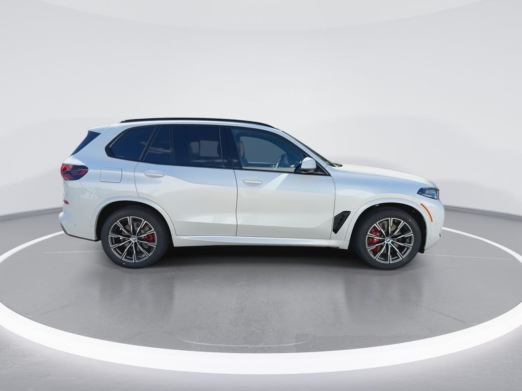 New 2026 White Metallic BMW xDrive40i image 9
