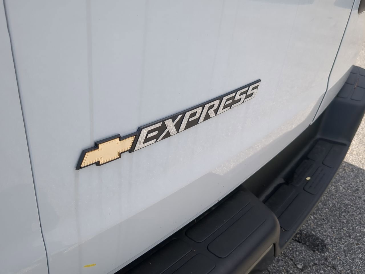 2025 Chevrolet Express Cargo Work Van - Photo 29