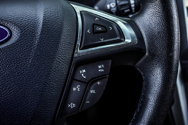 Used 2019 Blue Ford SEL image 27
