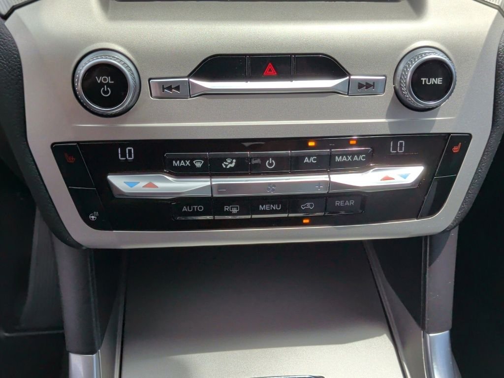 Used 2021 Star White Ford XLT image 26