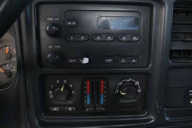Used 2005 White Chevrolet Work Truck image 11
