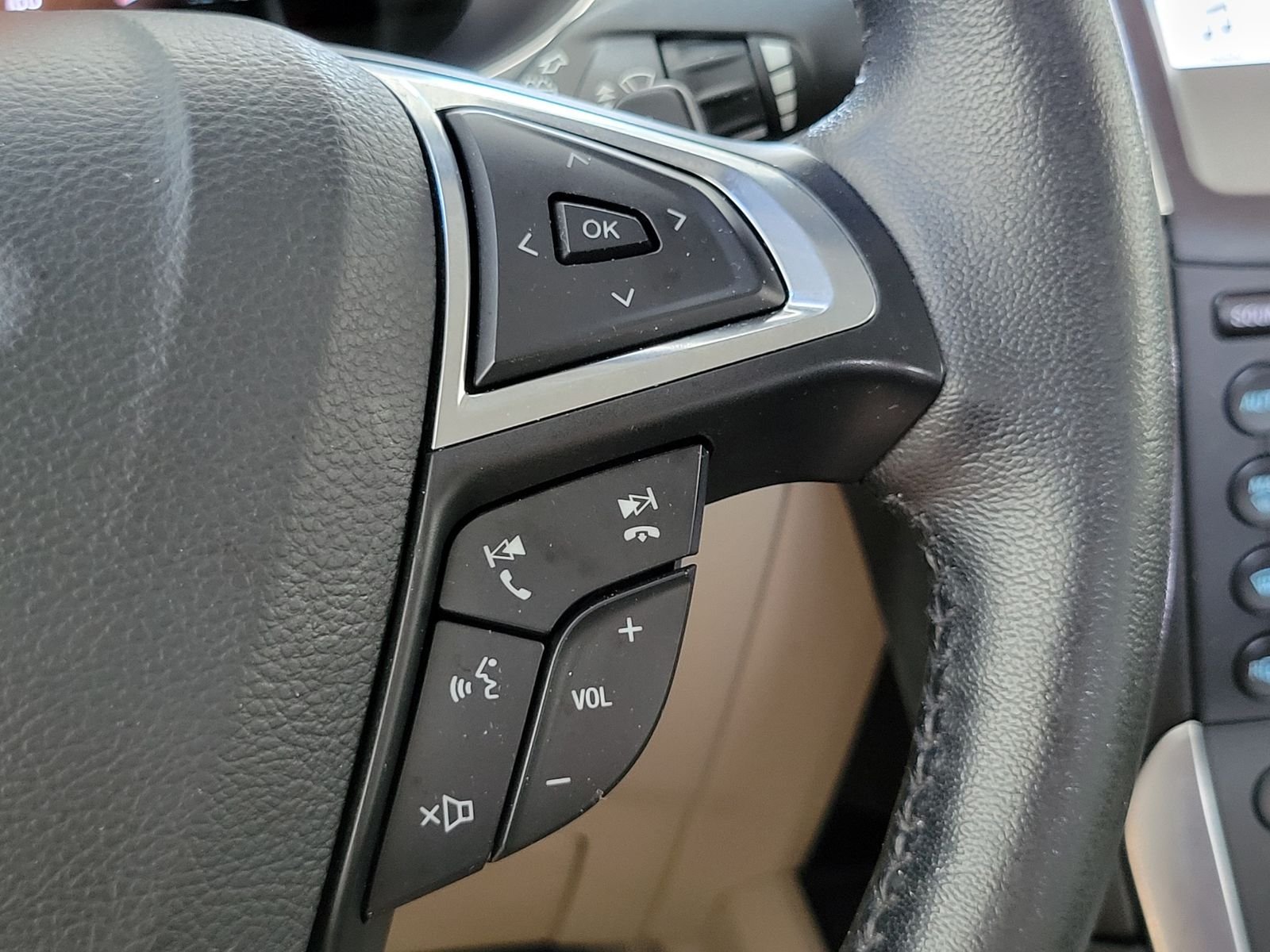 Used 2019 Red Ford Titanium image 17
