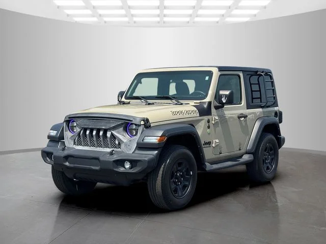 Certified Used 2022  Jeep Sport image 3