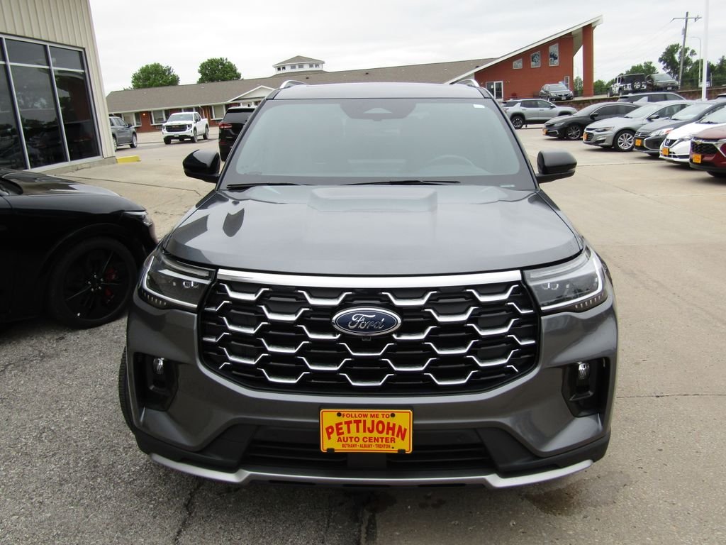 Used 2025 Gray Ford Platinum image 13