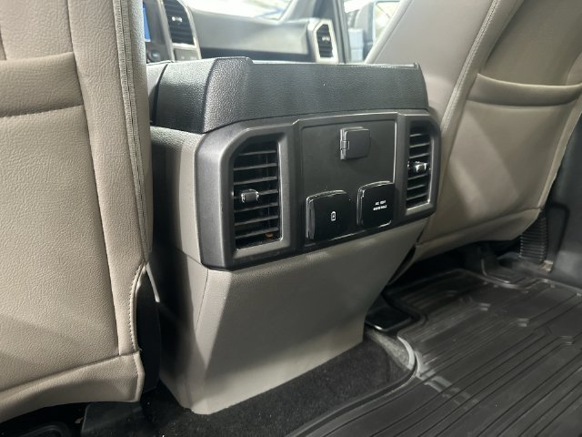 Used 2020 Silver Ford XLT image 31