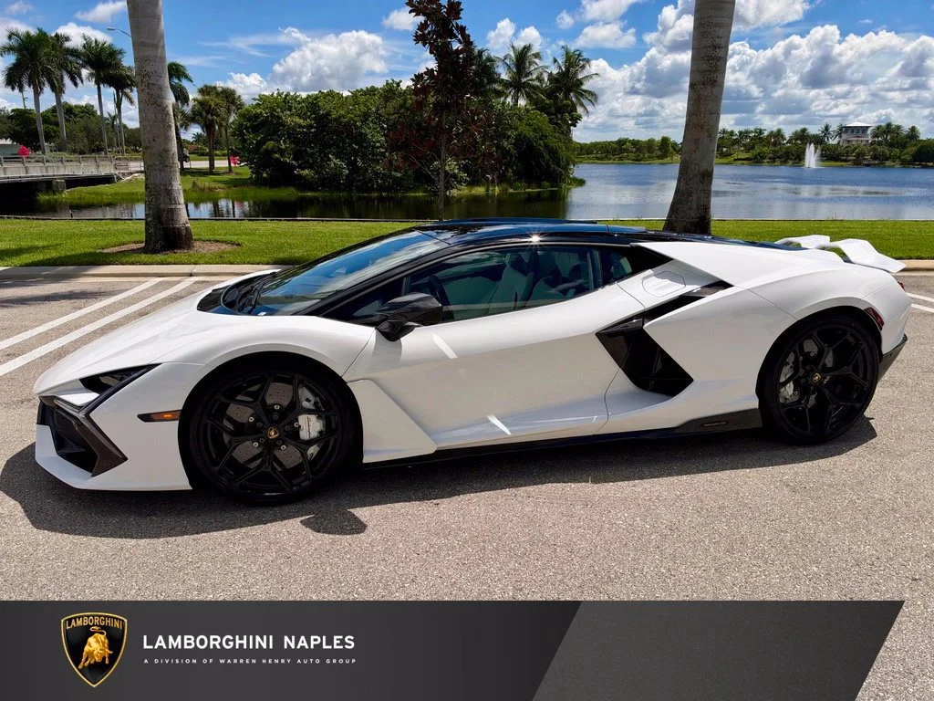2026 Lamborghini Revuelto Base