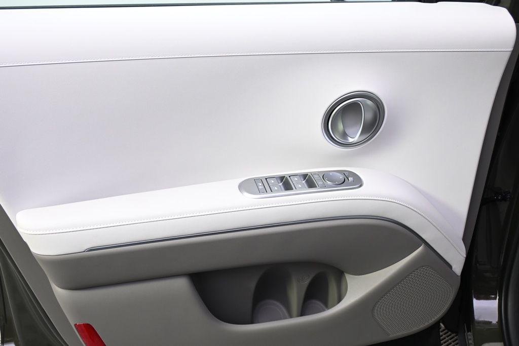 New 2026 Titainium Hyundai SEL AWD image 23