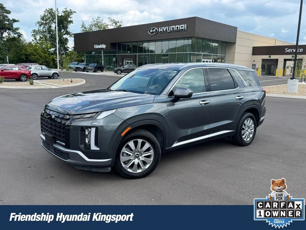 Used 2024 Gray Hyundai SEL image 1