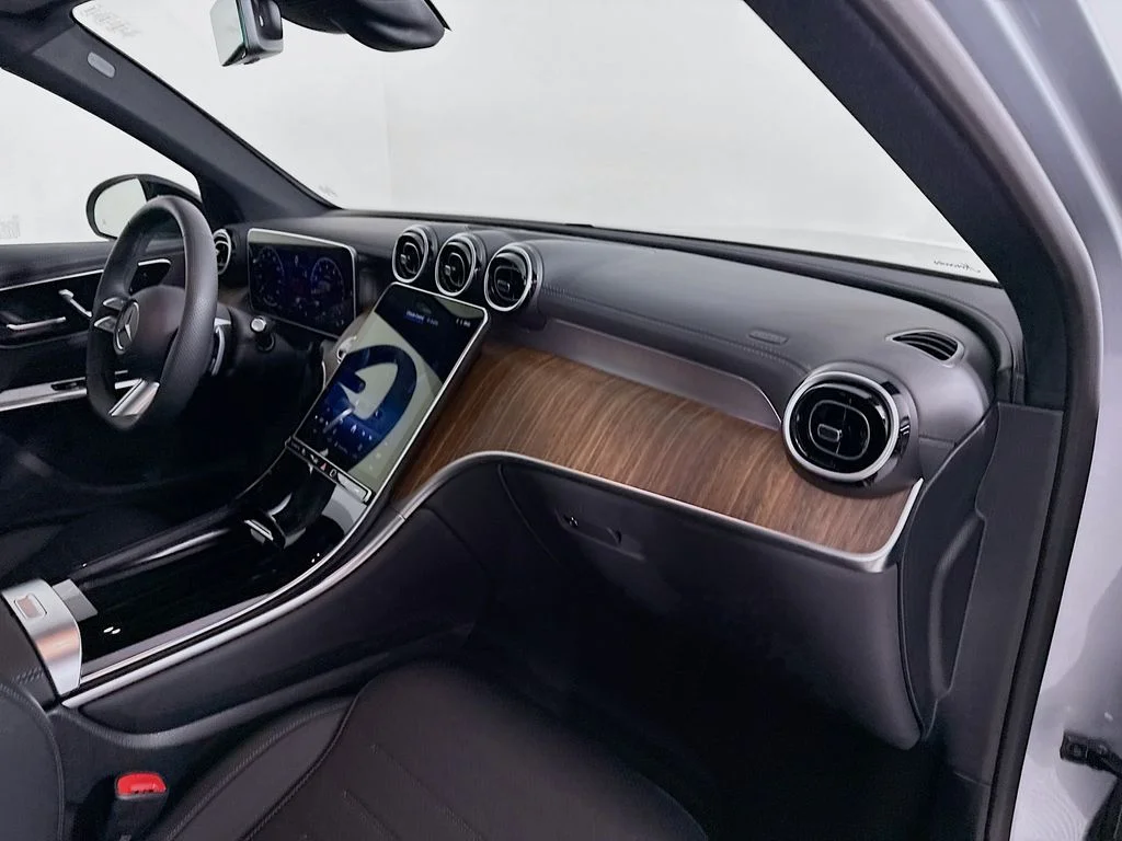 Certified Used 2026  Mercedes-Benz GLC 300 image 30