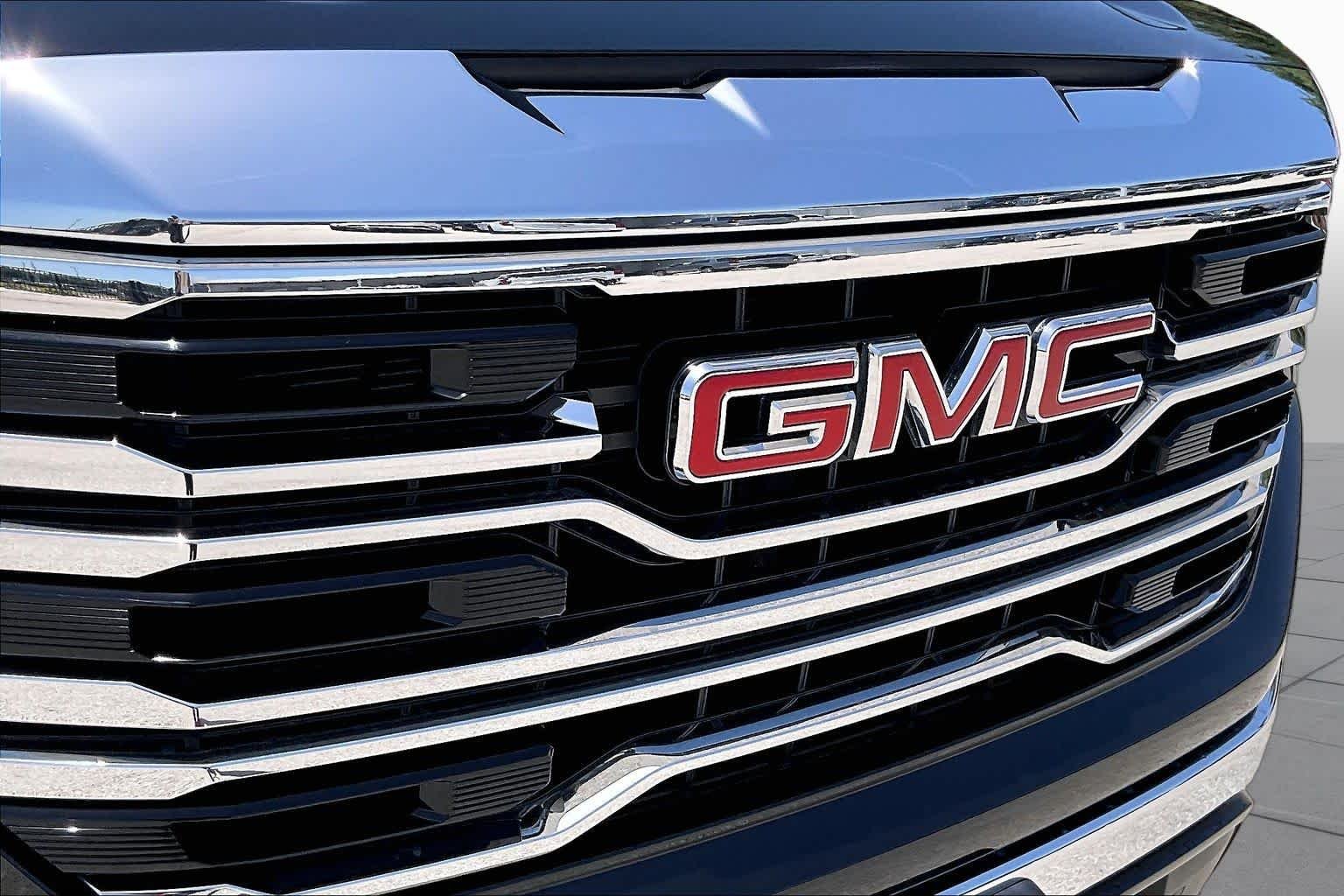 Used 2023 Onyx Black GMC SLT image 29