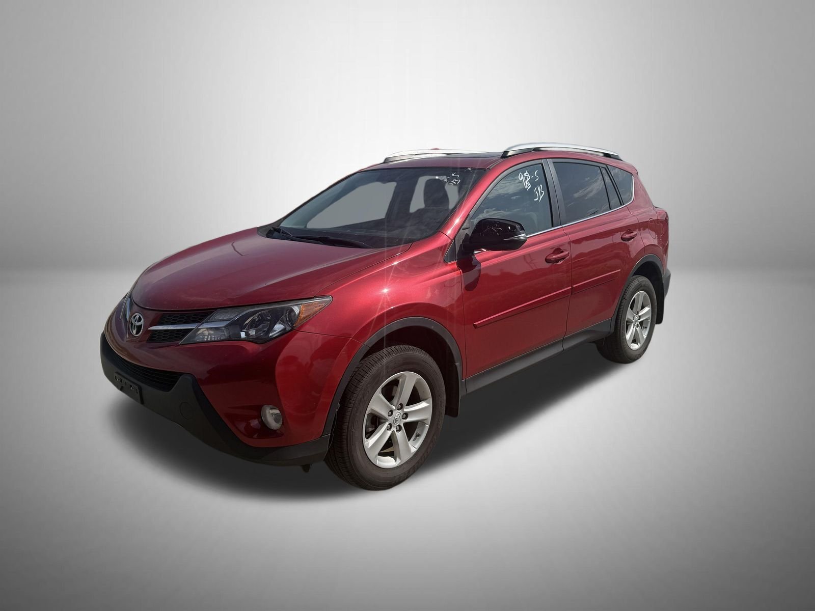 Used 2014 Red Toyota XLE image 1