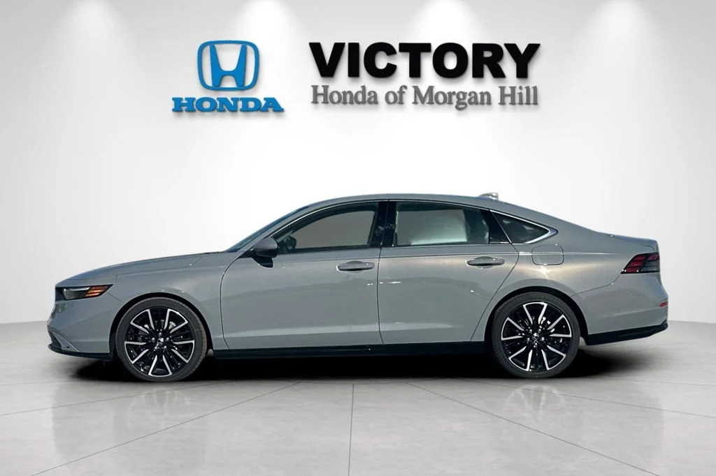 New 2026 Urban Gray Pearl Honda Touring image 7