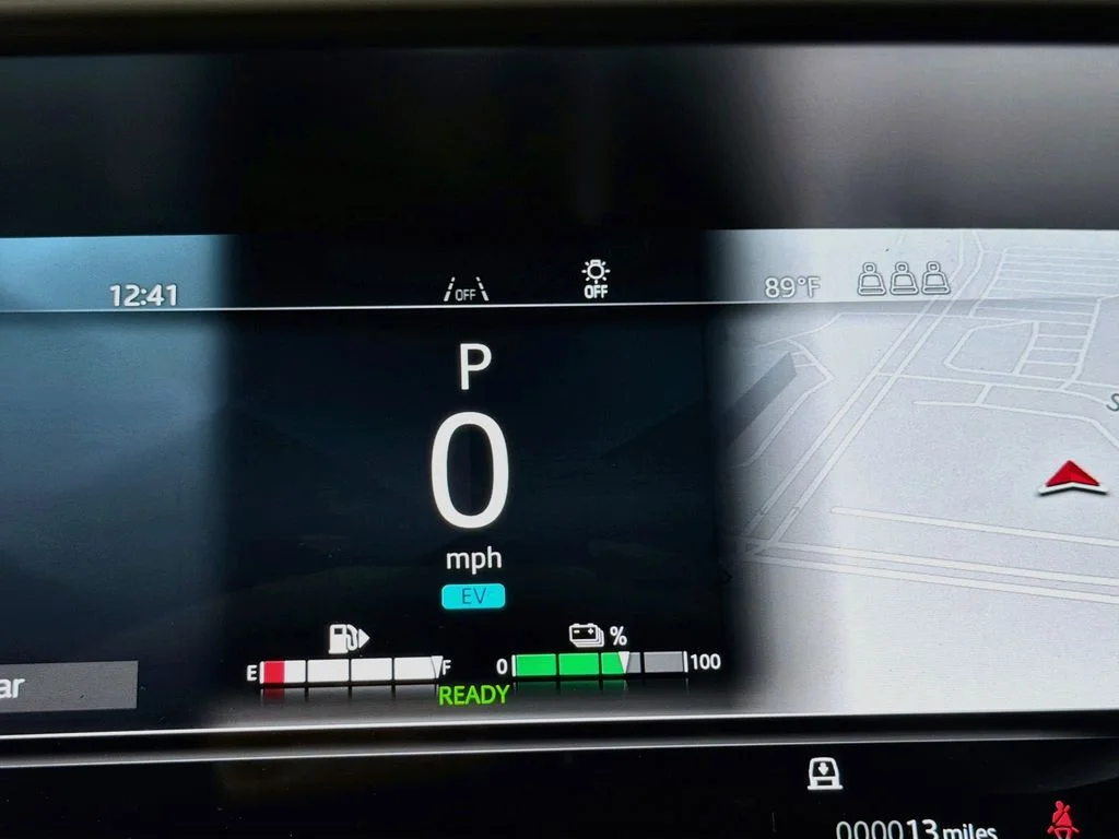 New 2027 Carpathian Grey Prem Met Land Rover Dynamic SE image 12