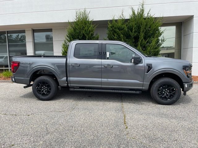 New 2026 Carbonized Gray Metallic Ford XLT image 5