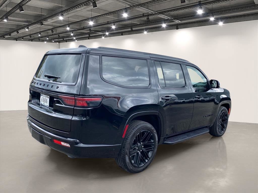 Used 2024 Diamond Black Crystal Pearlcoat Jeep Series II Carbide image 7