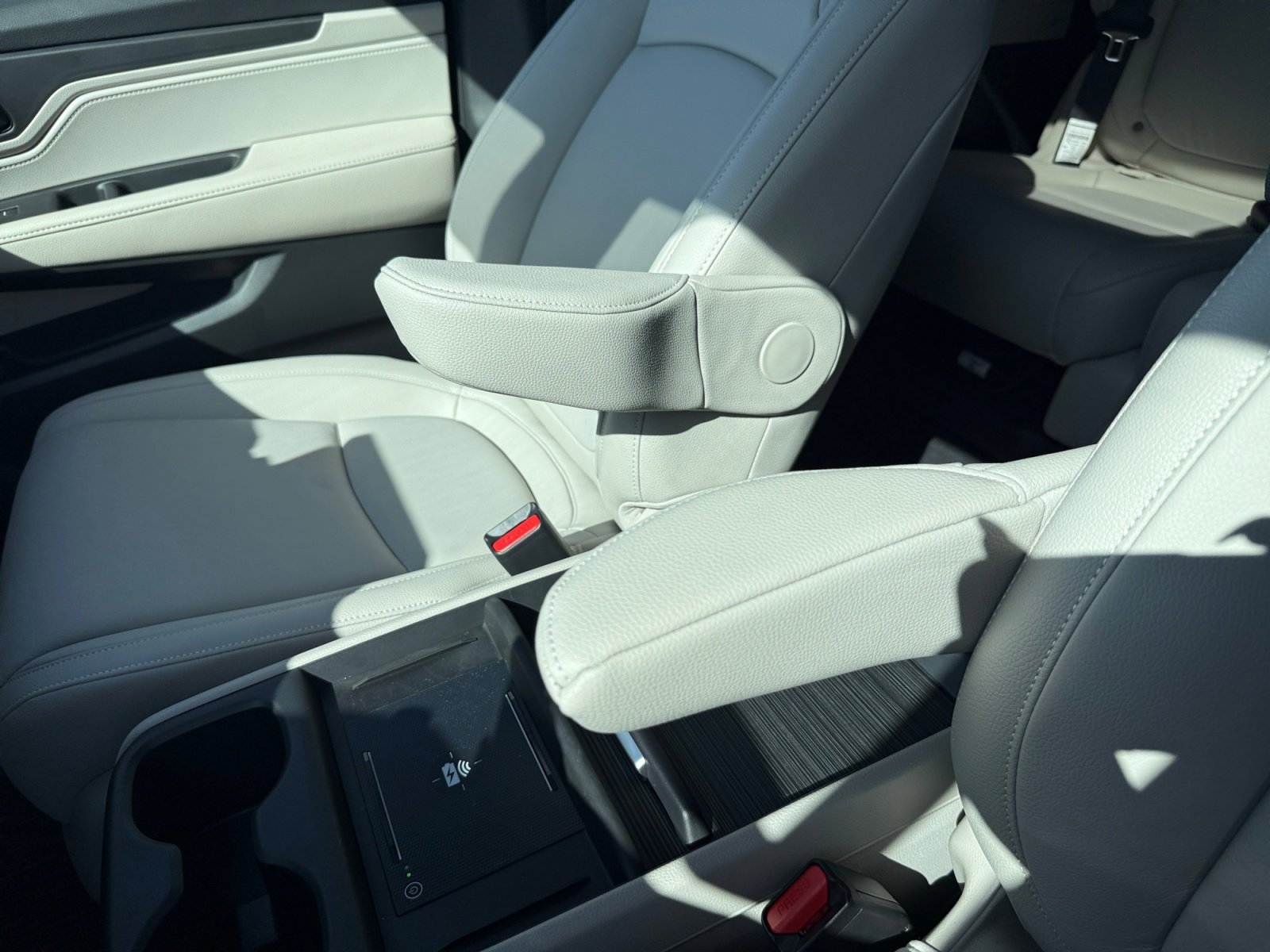 2026 Honda Odyssey EX-L - Photo 14