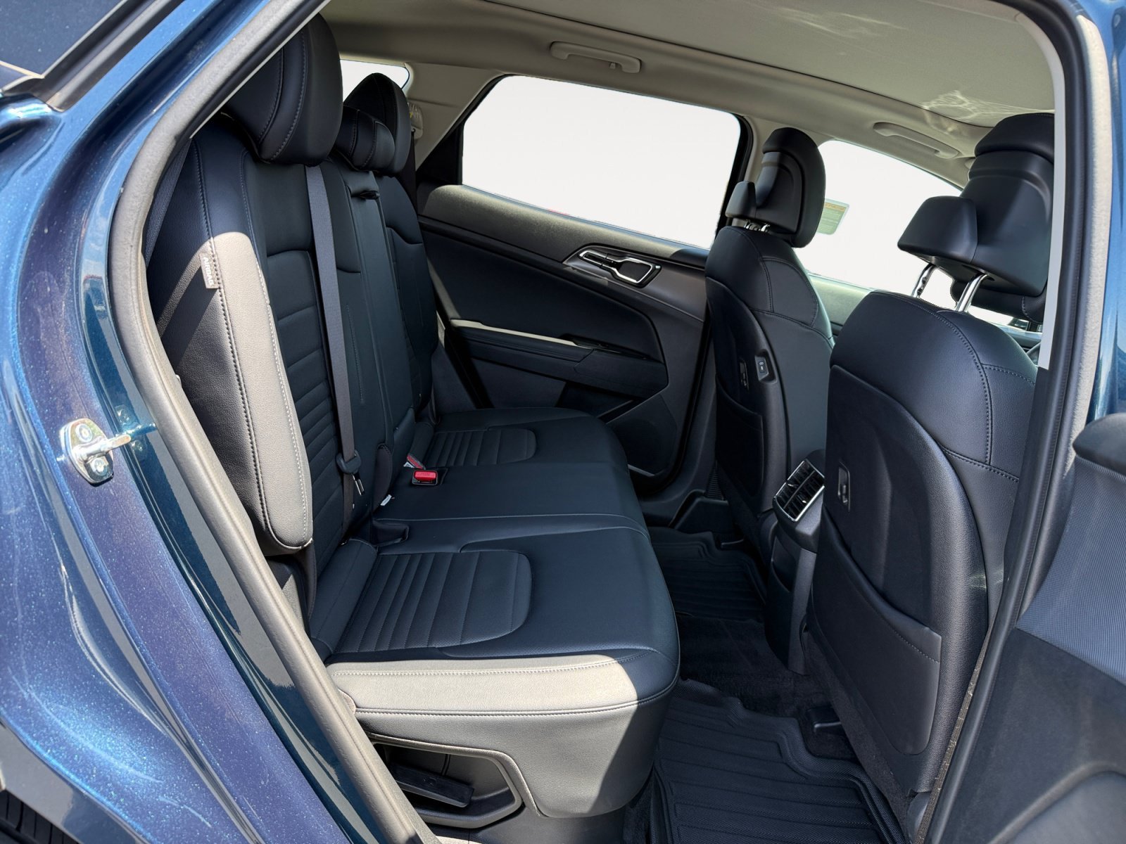 Used 2025 Vesta Blue Kia SX-Prestige image 18