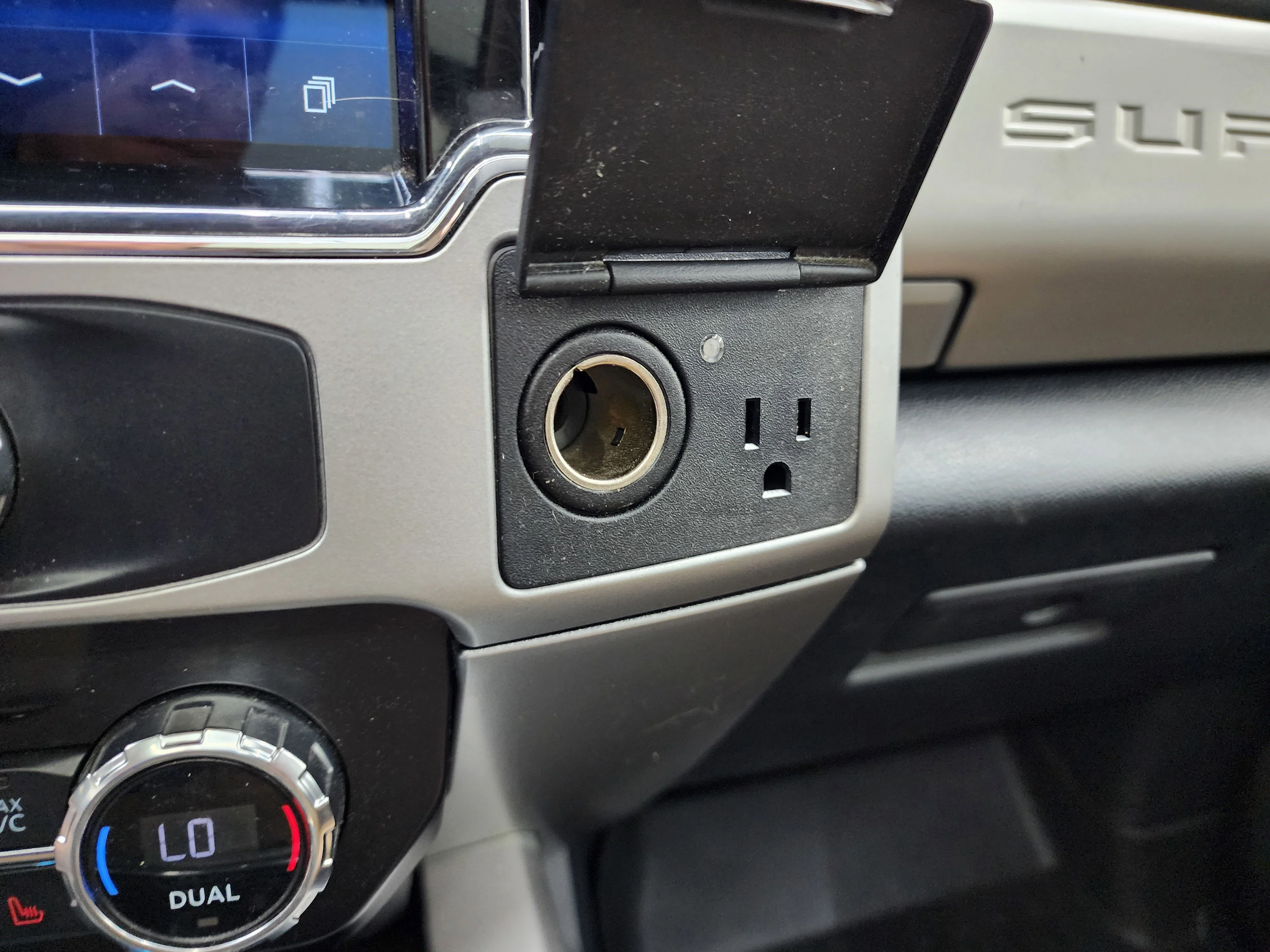 Used 2022 Agate Black Metallic Ford Lariat image 59