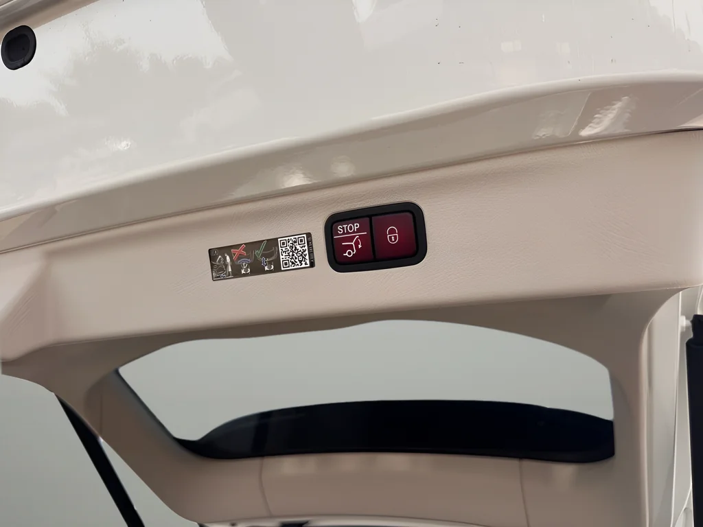 Used 2023 White Mercedes-Benz 450 image 26