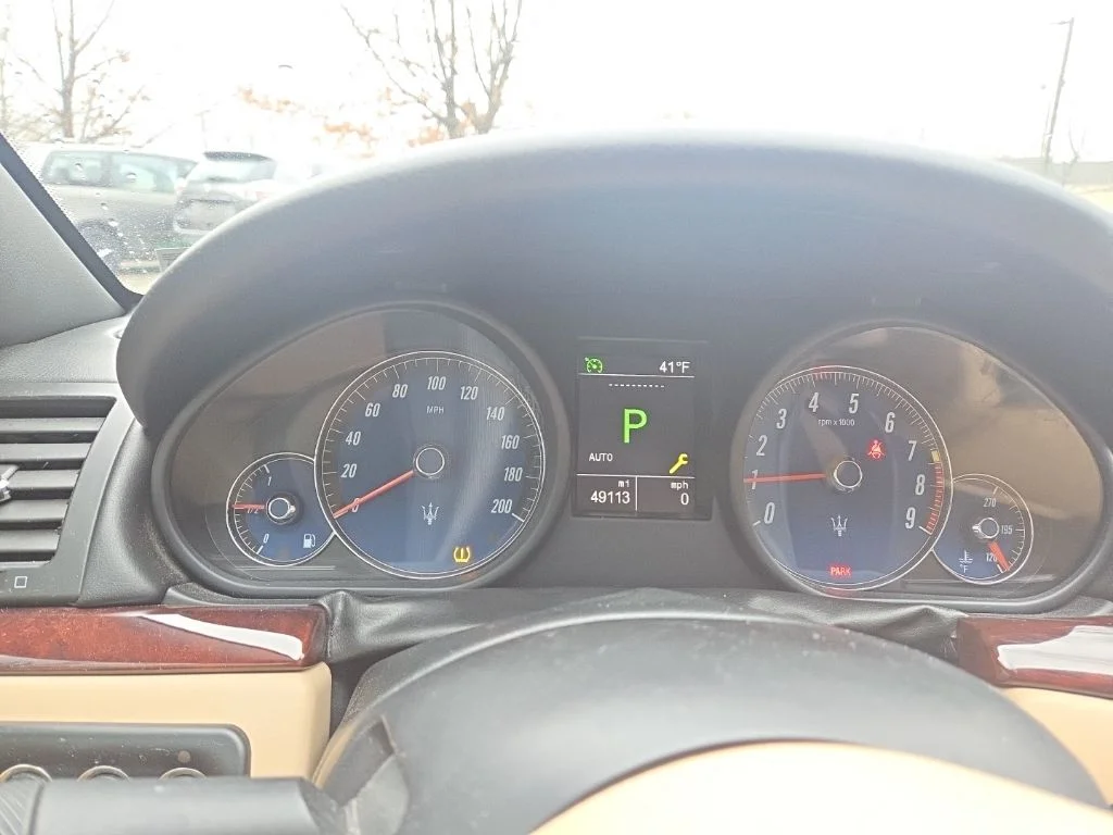 Used 2015  Maserati Base image 11