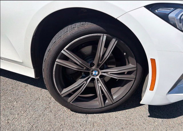 Used 2023 White BMW 330i image 21