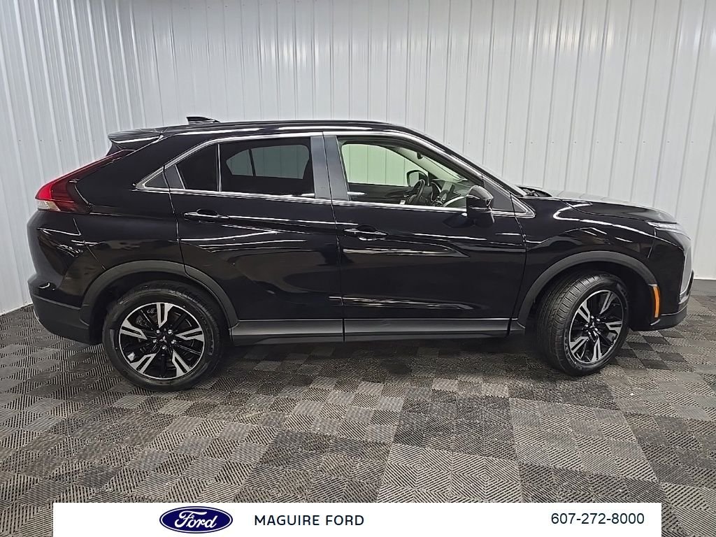 Used 2025 Labrador Black Pearl Mitsubishi SE image 2