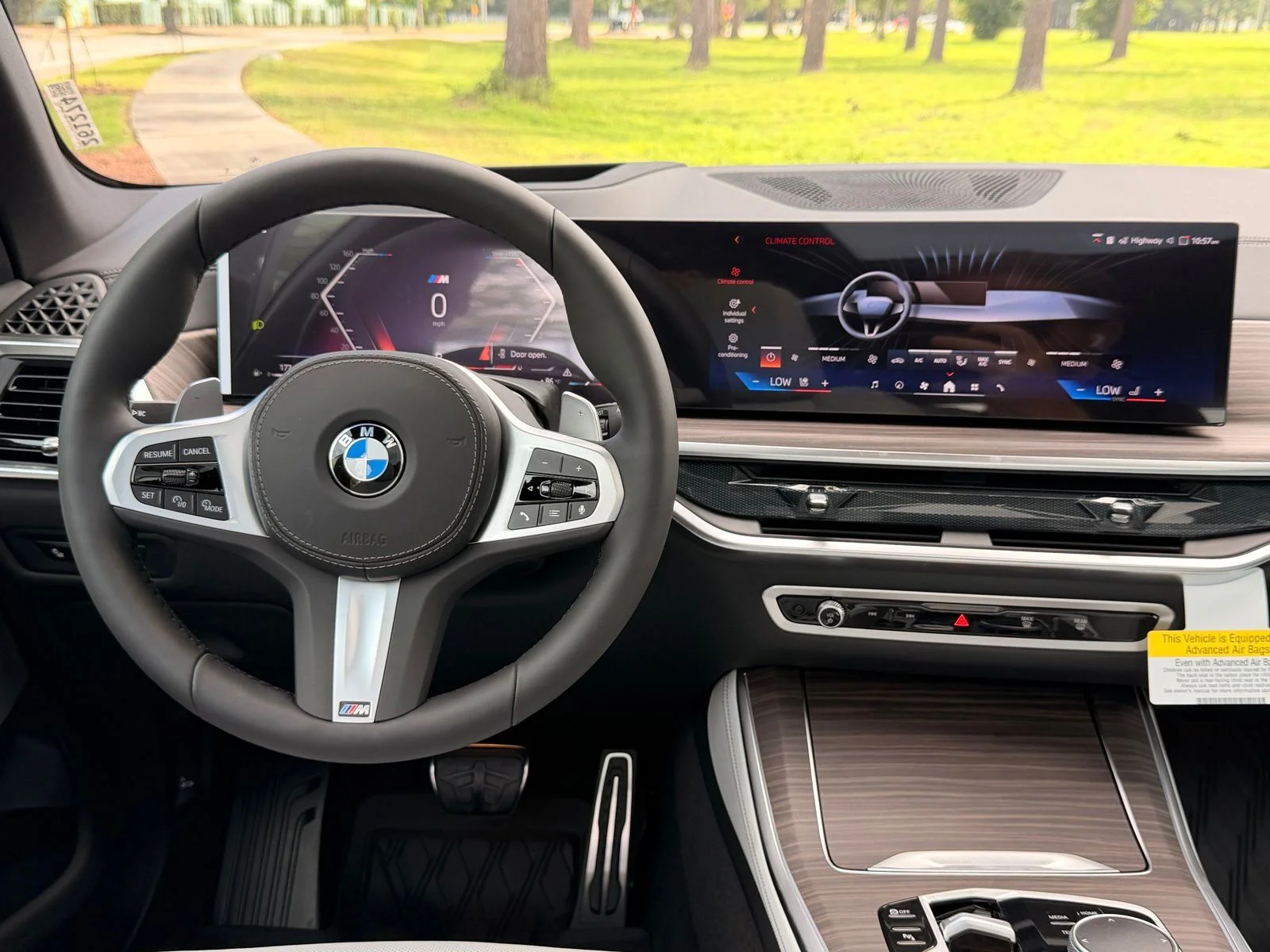 New 2026 Mineral White Metallic BMW xDrive40i image 3