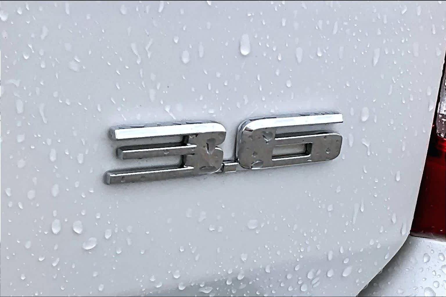 Used 2016 Platinum Ice Tricoat Cadillac Luxury Collection image 10