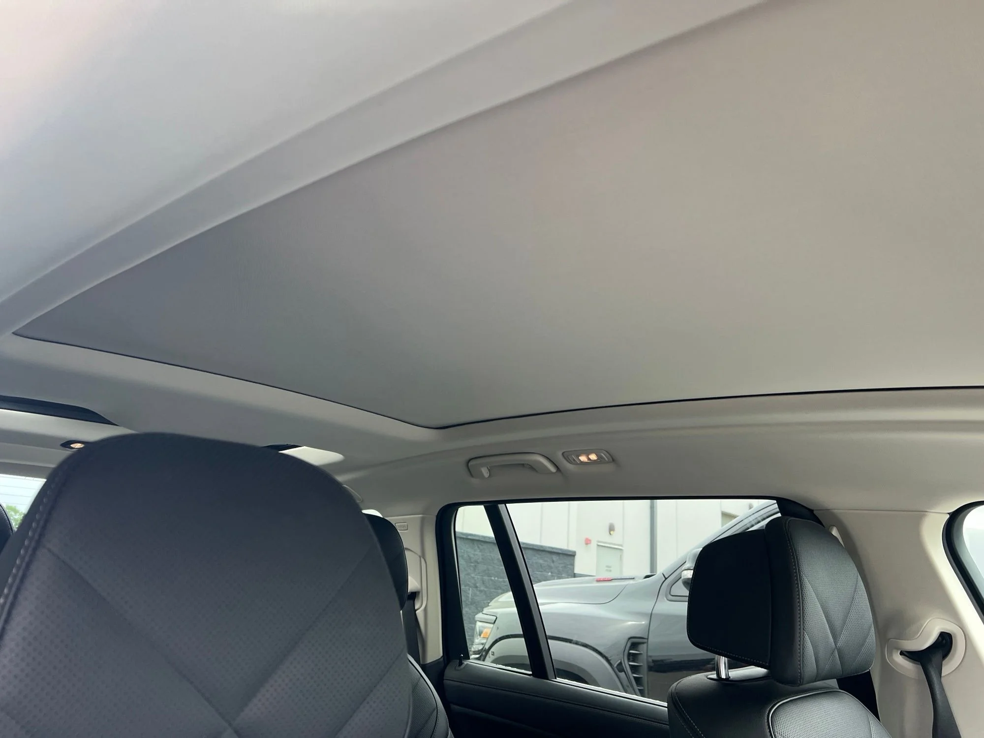 Used 2024 White BMW xDrive40i image 7