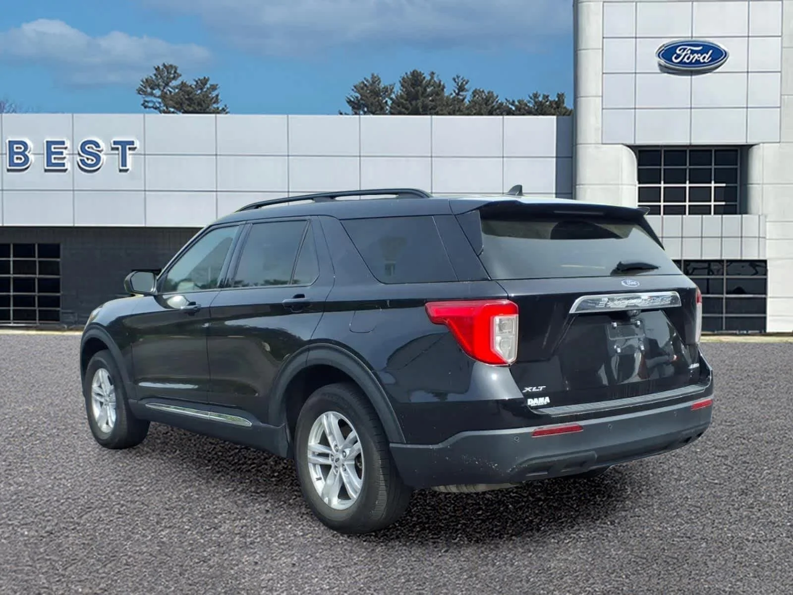 Used 2023 Agate Black Metallic Ford XLT image 9