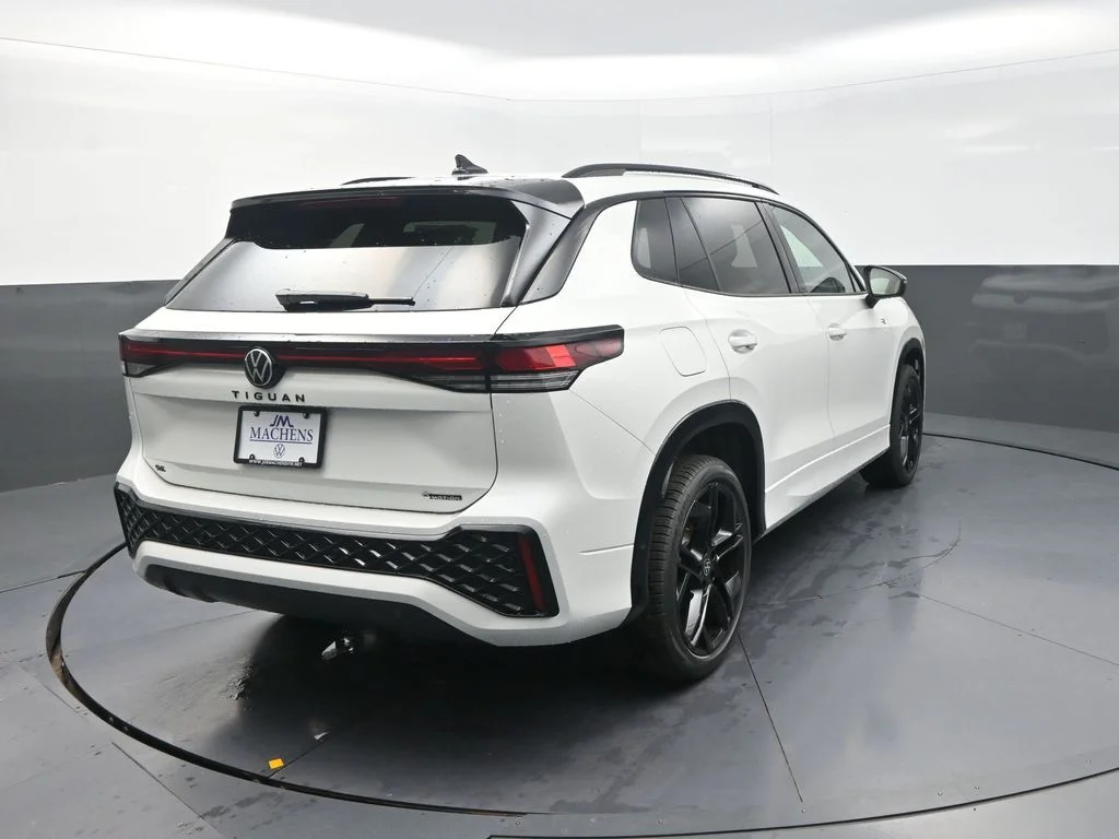 New 2026 White Volkswagen 2.0T SE R-Line Black image 11