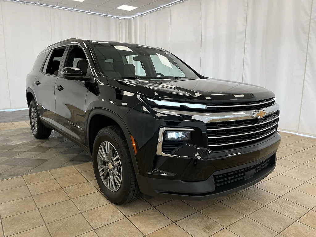 Used 2025 Mosaic Black Metallic Chevrolet LT image 34