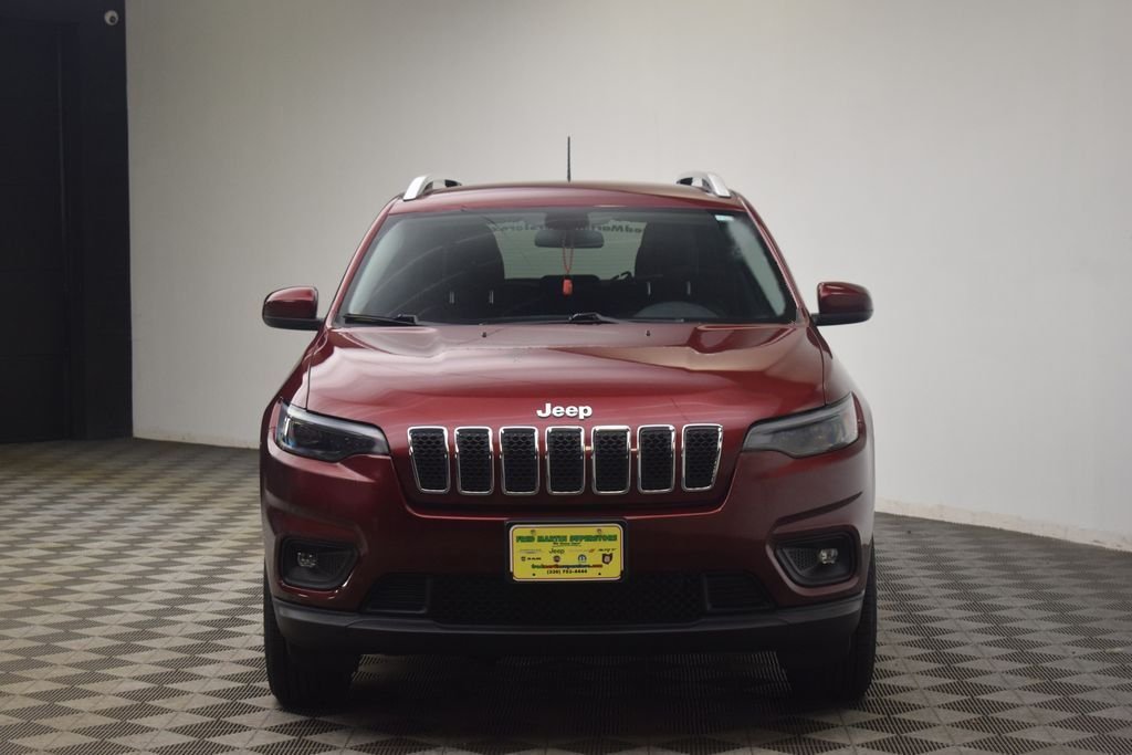 Used 2019 Velvet Red Pearlcoat Jeep Latitude Plus image 21
