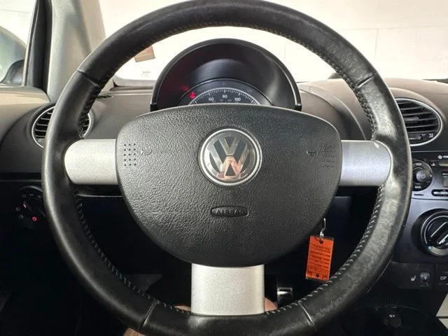 Used 2009 Silver Volkswagen 2.5L image 16