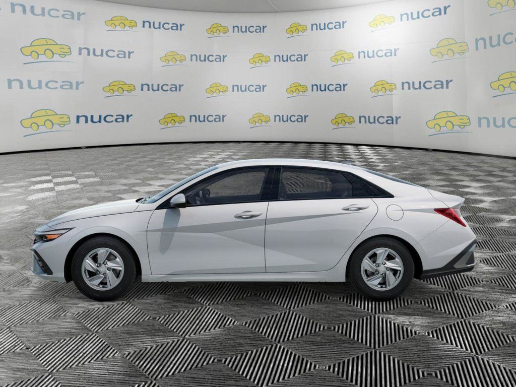 New 2026 White Hyundai SE image 3