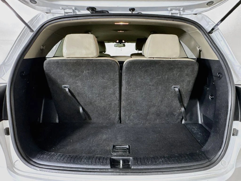Used 2016 White Kia EX image 31