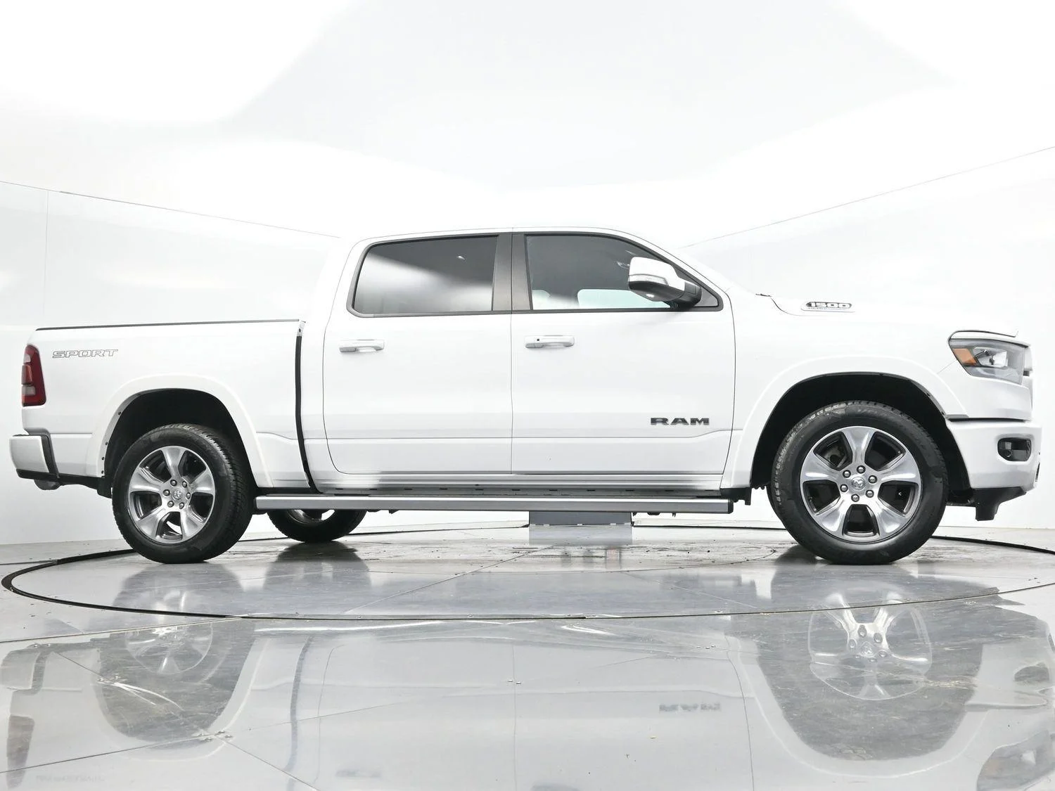 Used 2022 Bright White Clearcoat Ram Laramie image 47
