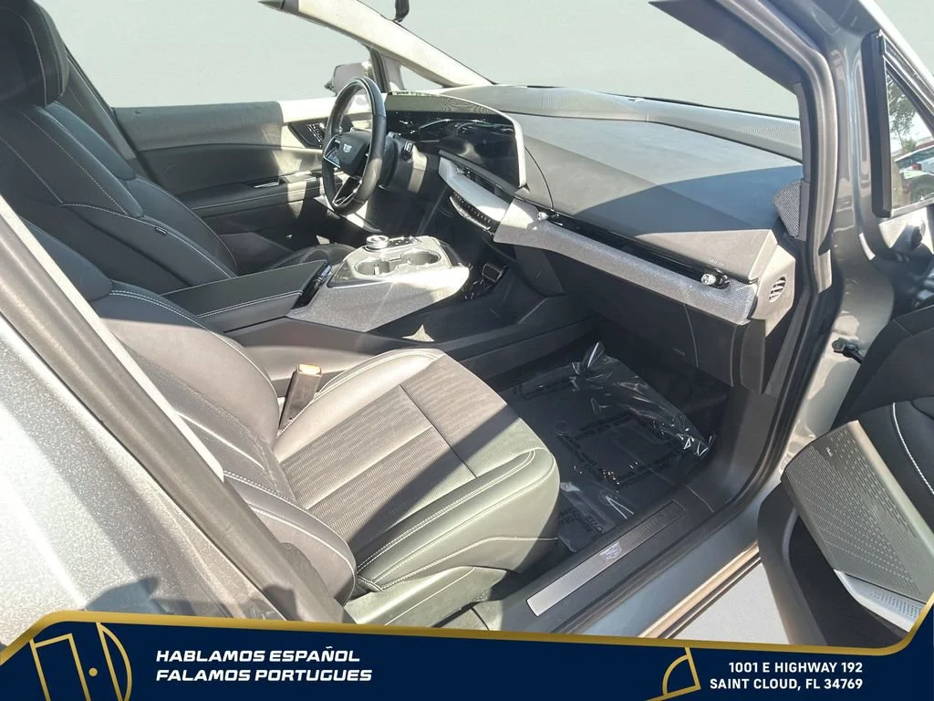 Used 2025 Argent Silver Metallic Cadillac Sport 2 image 31