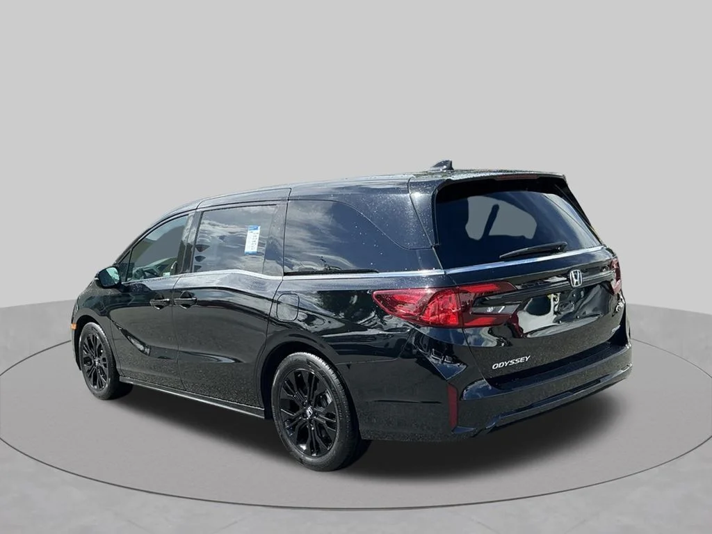Used 2025  Honda Sport-L image 3