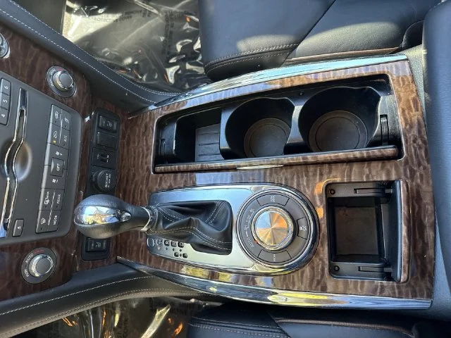 Used 2018 White Nissan SL image 28