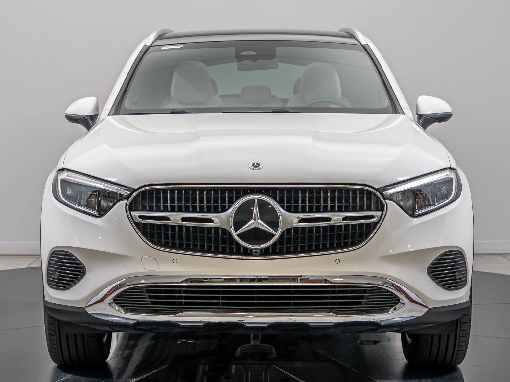 Used 2026 Polar White Mercedes-Benz GLC 300 image 2