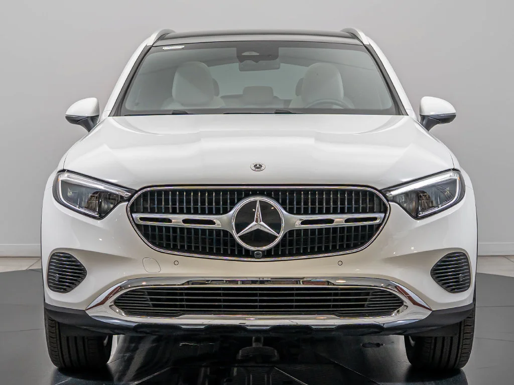 Certified Used 2026 Polar White Mercedes-Benz GLC 300 image 2