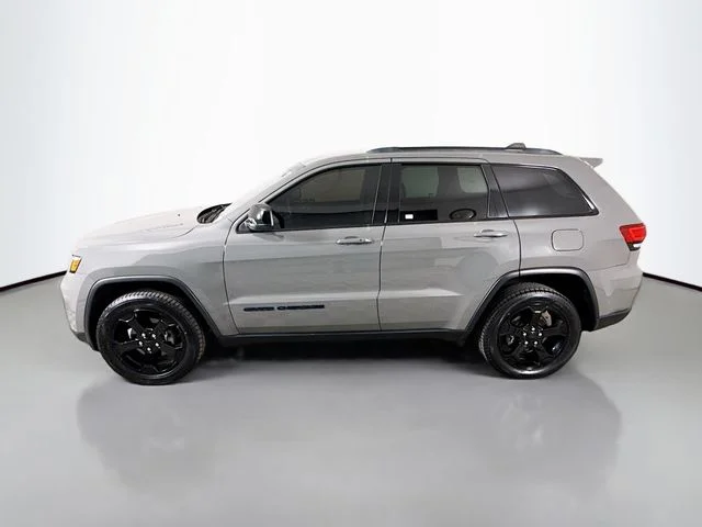 Used 2020 Gray Jeep Laredo image 4